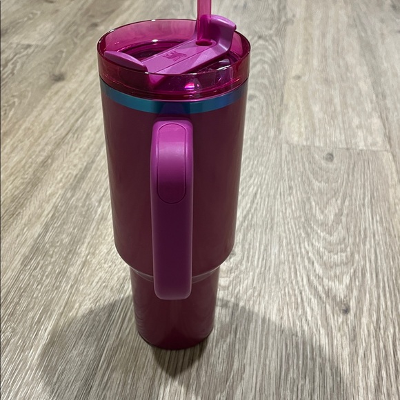 Stanley Cup Limited Edition Valentines Day Tumbler Cup 40 oz Berry Truffle - Picture 4 of 10